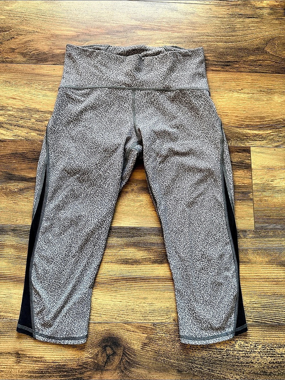 lululemon Train Times Crop 17" Women's Gray & Black Leggings Waist 8